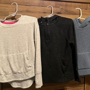 Longs sleeve T-shirts and sweatshirts